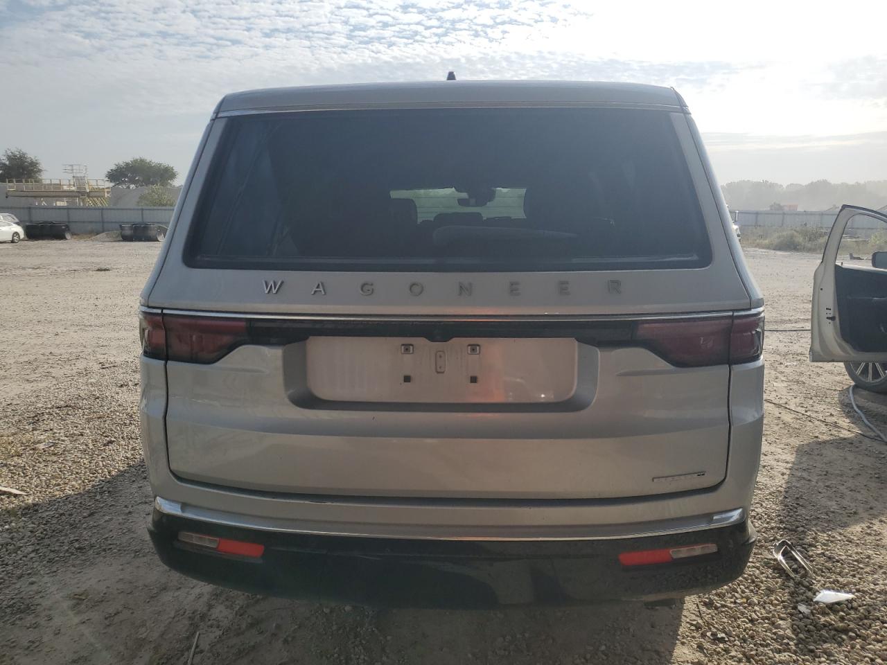 2024 Jeep Wagoneer L Series Ii VIN: 1C4SJRBPXRS135198 Lot: 84061845