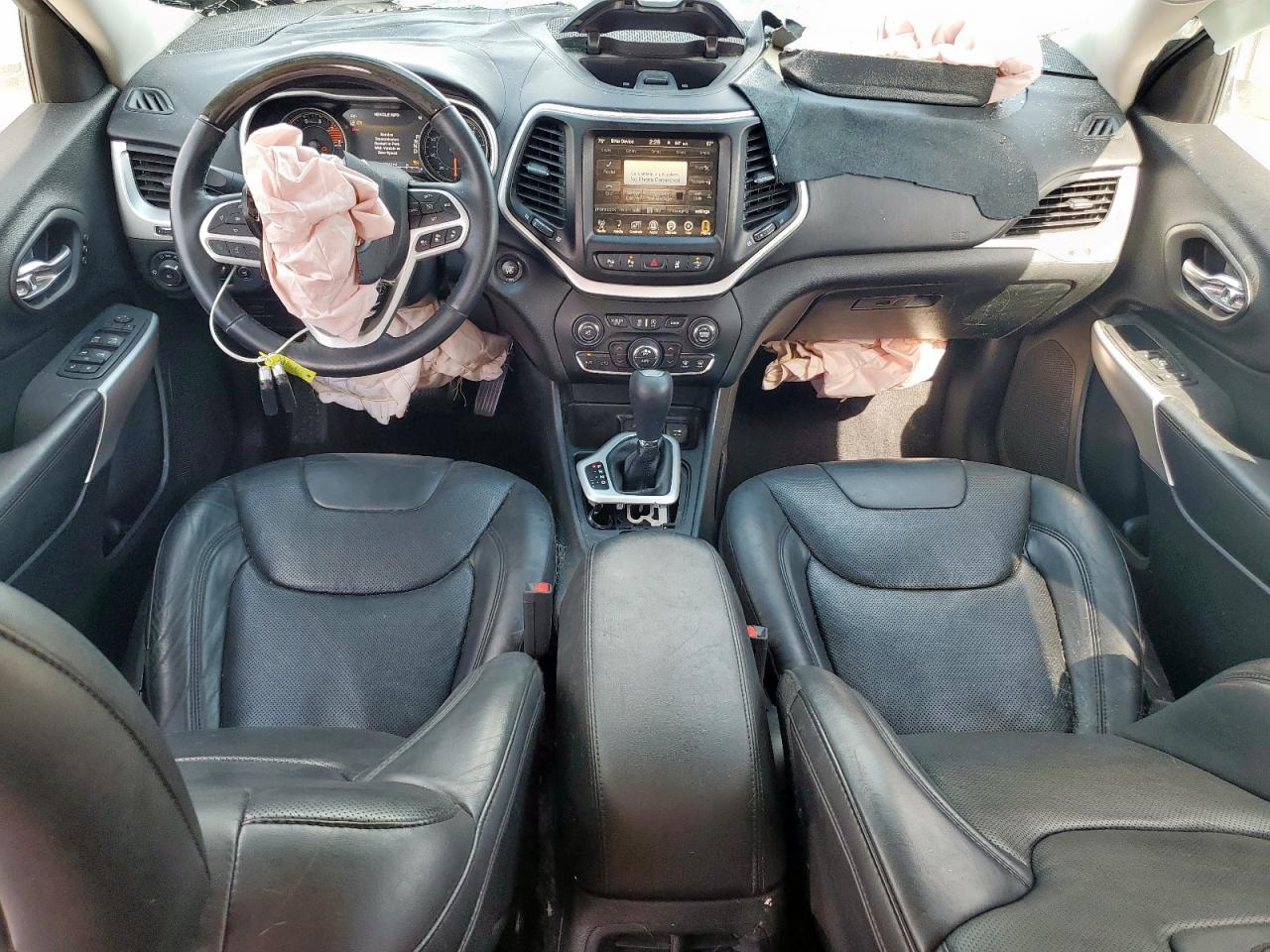 2017 Jeep Cherokee Overland VIN: 1C4PJLJS3HW617740 Lot: 71118565