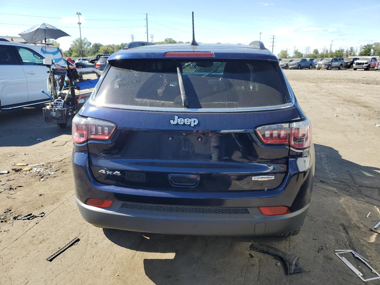 2018 Jeep Compass Latitude VIN: 3C4NJDBB8JT270557 Lot: 82008365