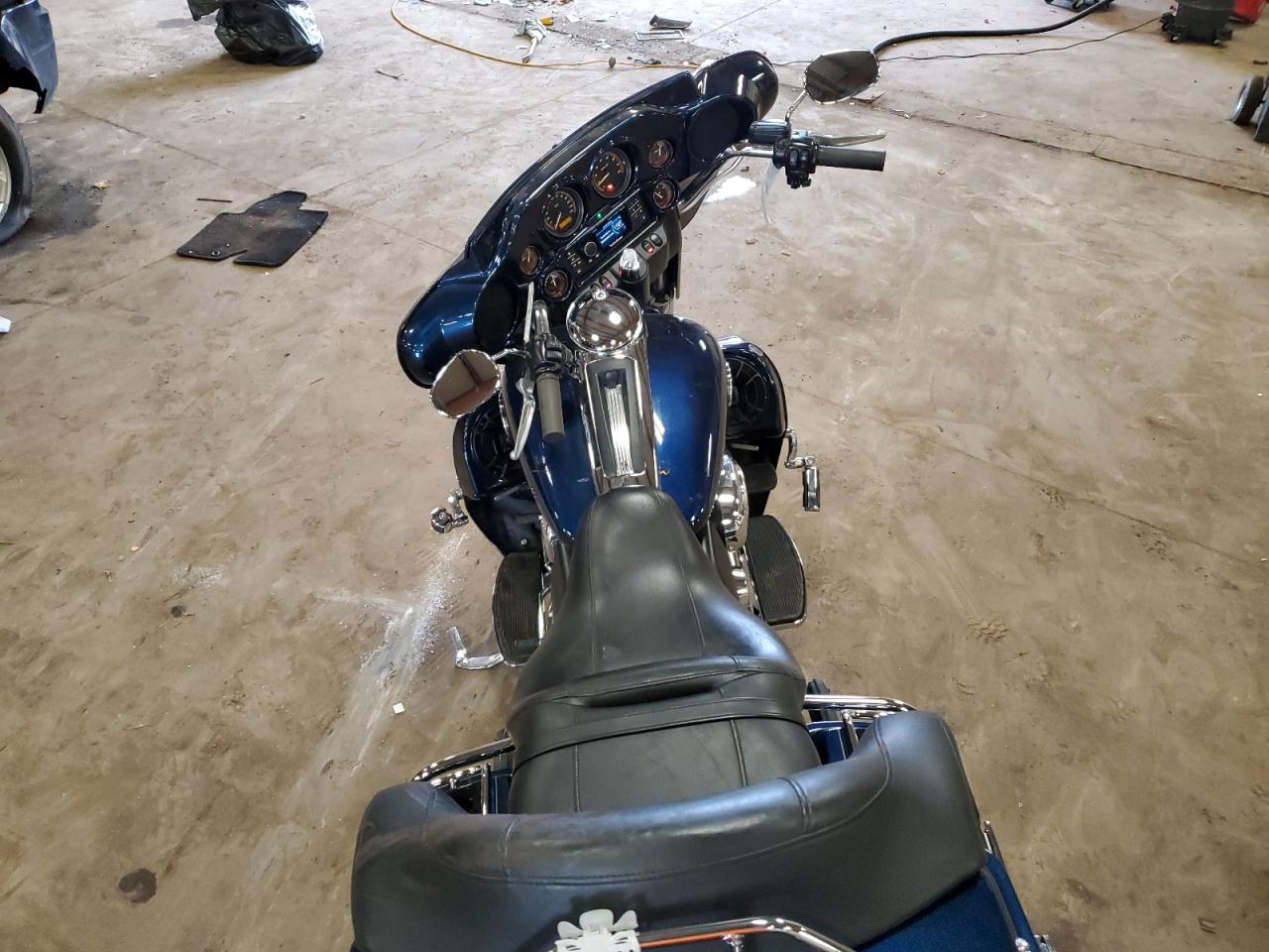 2013 Harley-Davidson Flhtcu Ultra Classic Electra Glide VIN: 1HD1FCM15DB608404 Lot: 82415075