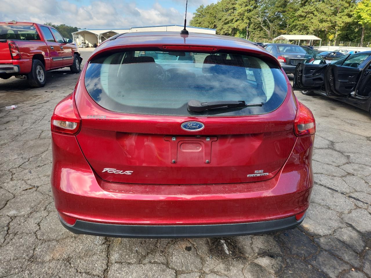 2016 Ford Focus Se VIN: 1FADP3K23GL355501 Lot: 82262275