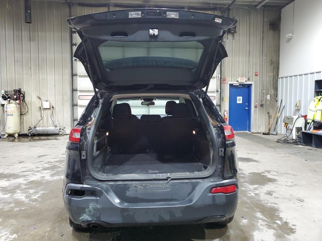 2018 Jeep Cherokee Latitude VIN: 1C4PJMCB1JD508813 Lot: 87239695