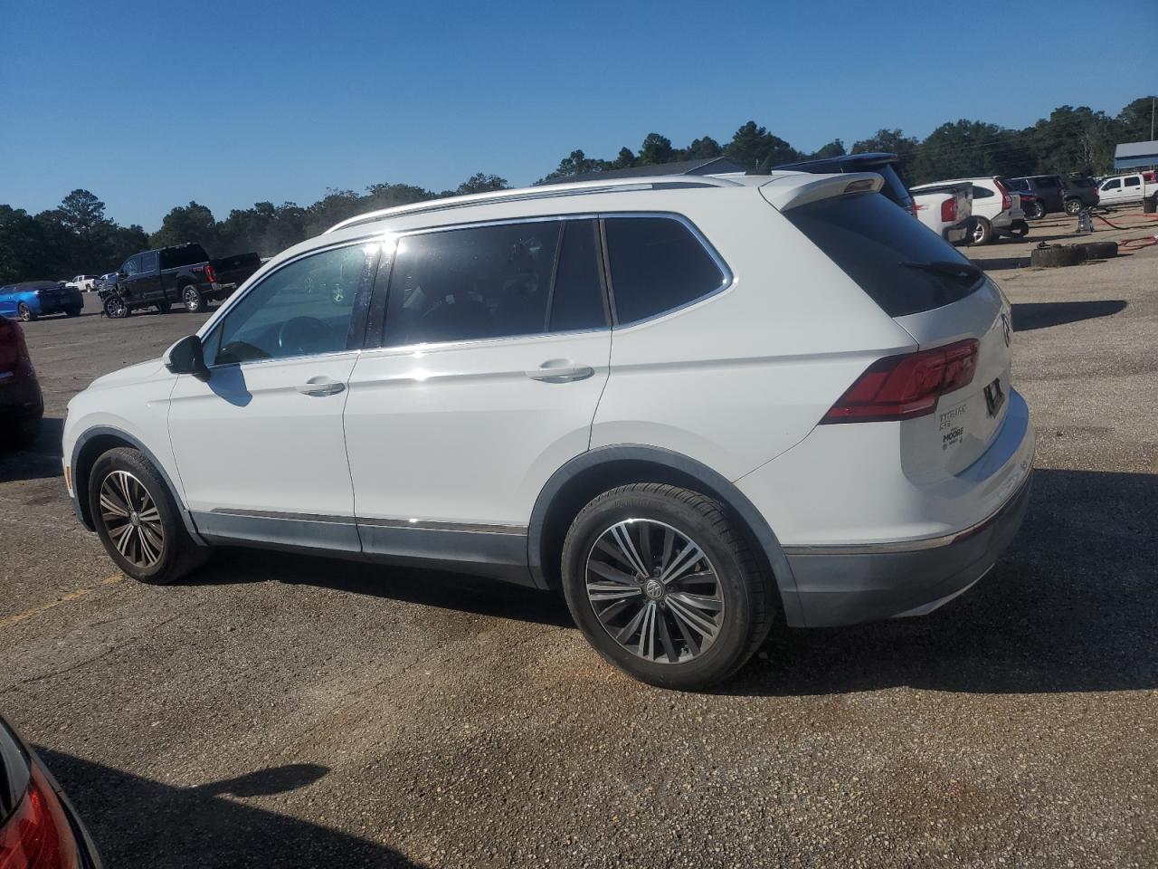 2018 Volkswagen Tiguan Se white  gas 3VV3B7AX2JM087332 photo #3