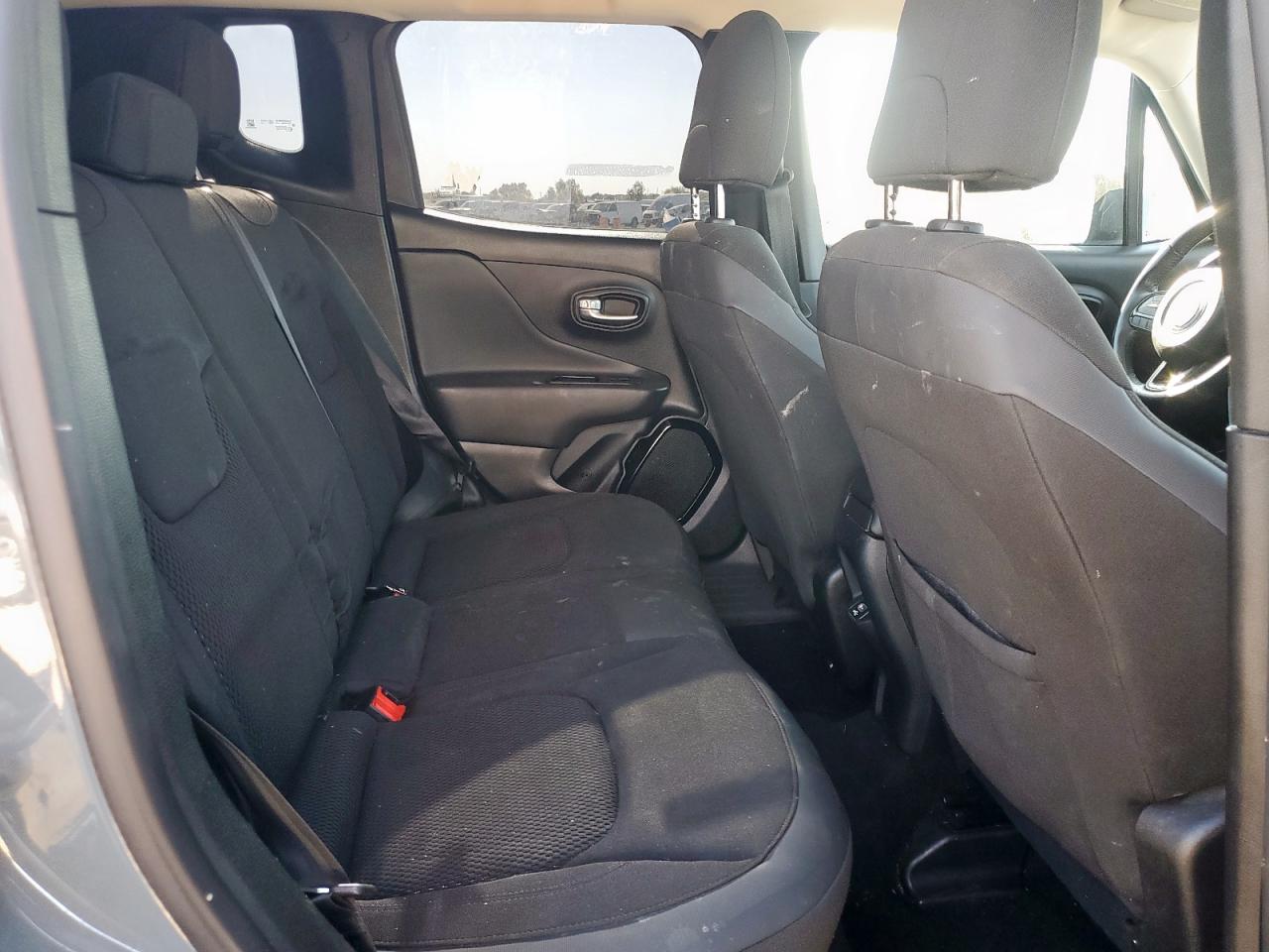 2018 Jeep Renegade Latitude VIN: ZACCJABB3JPH39437 Lot: 82317725