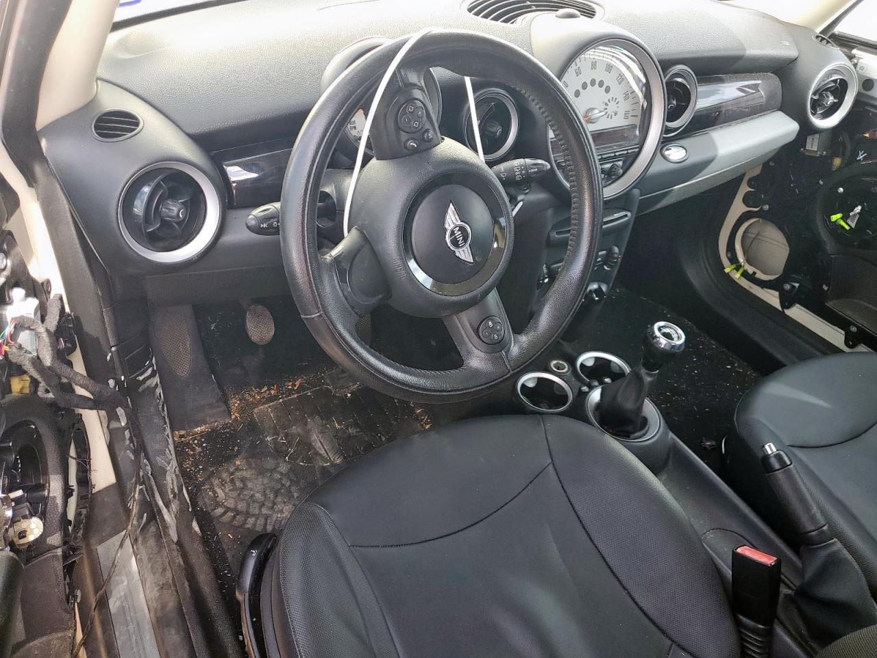 2011 Mini Cooper VIN: WMWSU3C54BT182371 Lot: 85573295