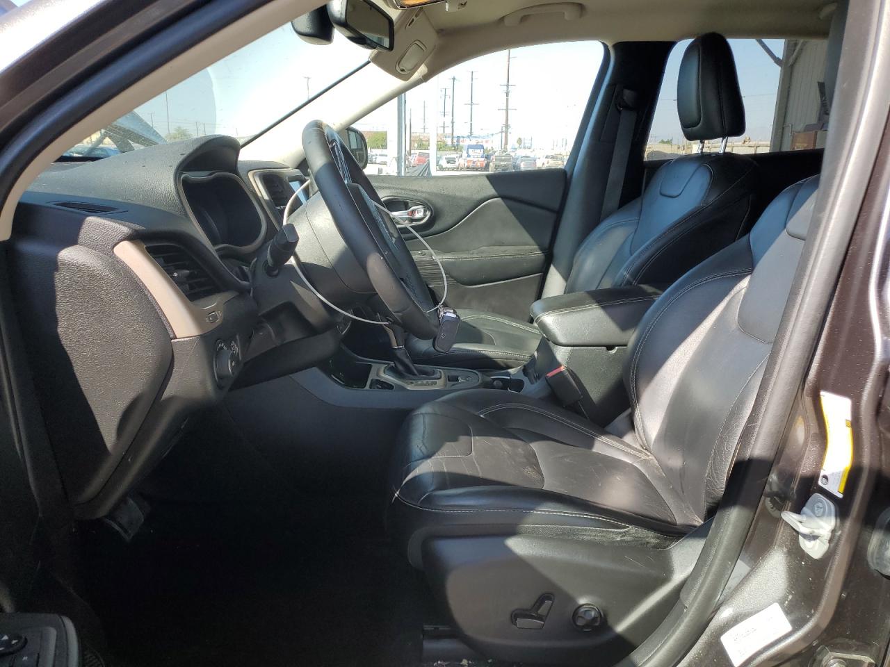 2015 Jeep Cherokee Limited VIN: 1C4PJLDB8FW658115 Lot: 85848515