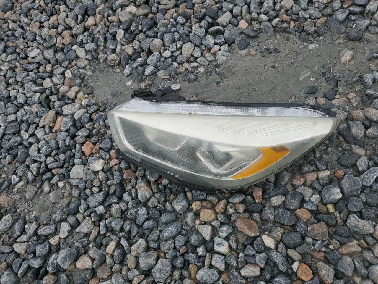 2017 Ford Escape Se VIN: 1FMCU9GD1HUC03817 Lot: 90304065