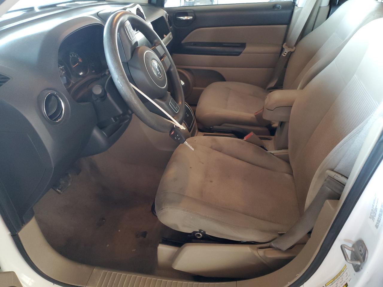 2014 Jeep Compass Sport VIN: 1C4NJCBA4ED844424 Lot: 85646575