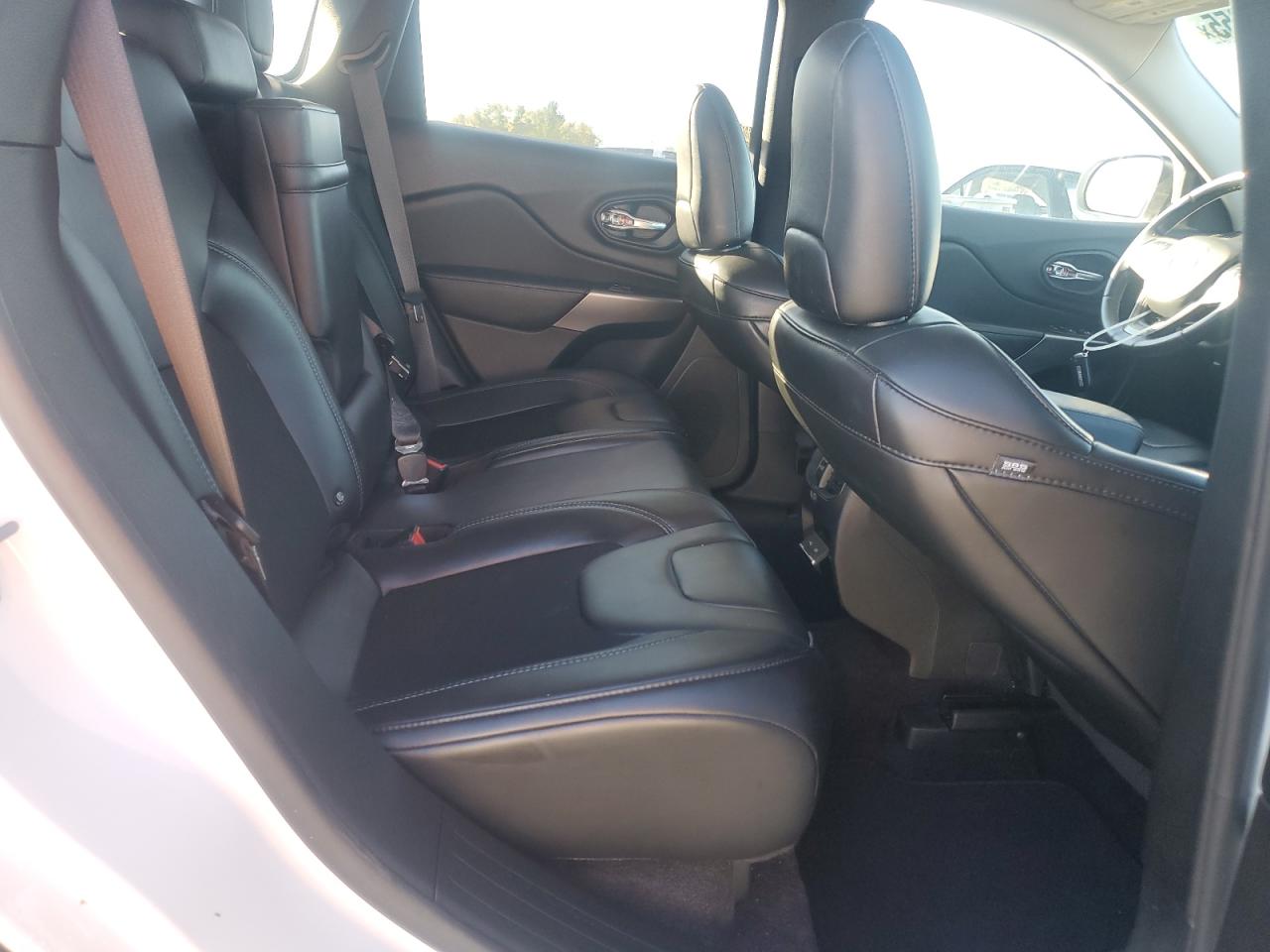 2019 Jeep Cherokee Latitude Plus VIN: 1C4PJMLB7KD104870 Lot: 87245955