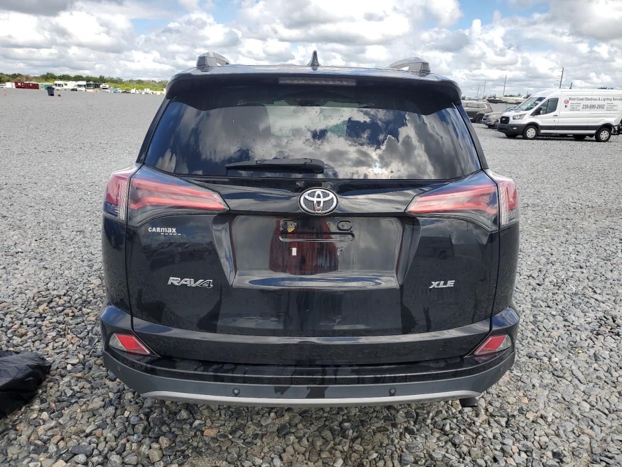 2017 Toyota Rav4 Xle VIN: 2T3WFREV4HW371638 Lot: 85333695