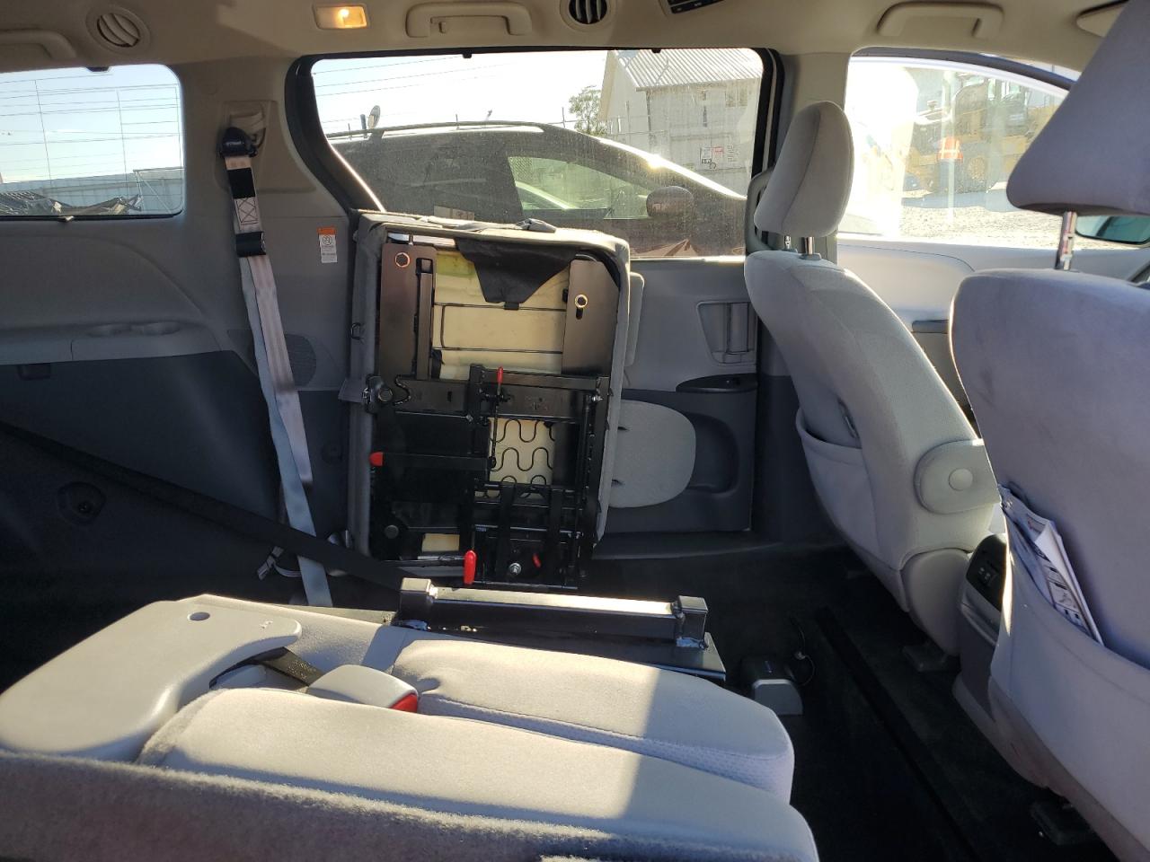 2020 Toyota Sienna Le VIN: 5TDKZ3DC4LS082725 Lot: 85890555