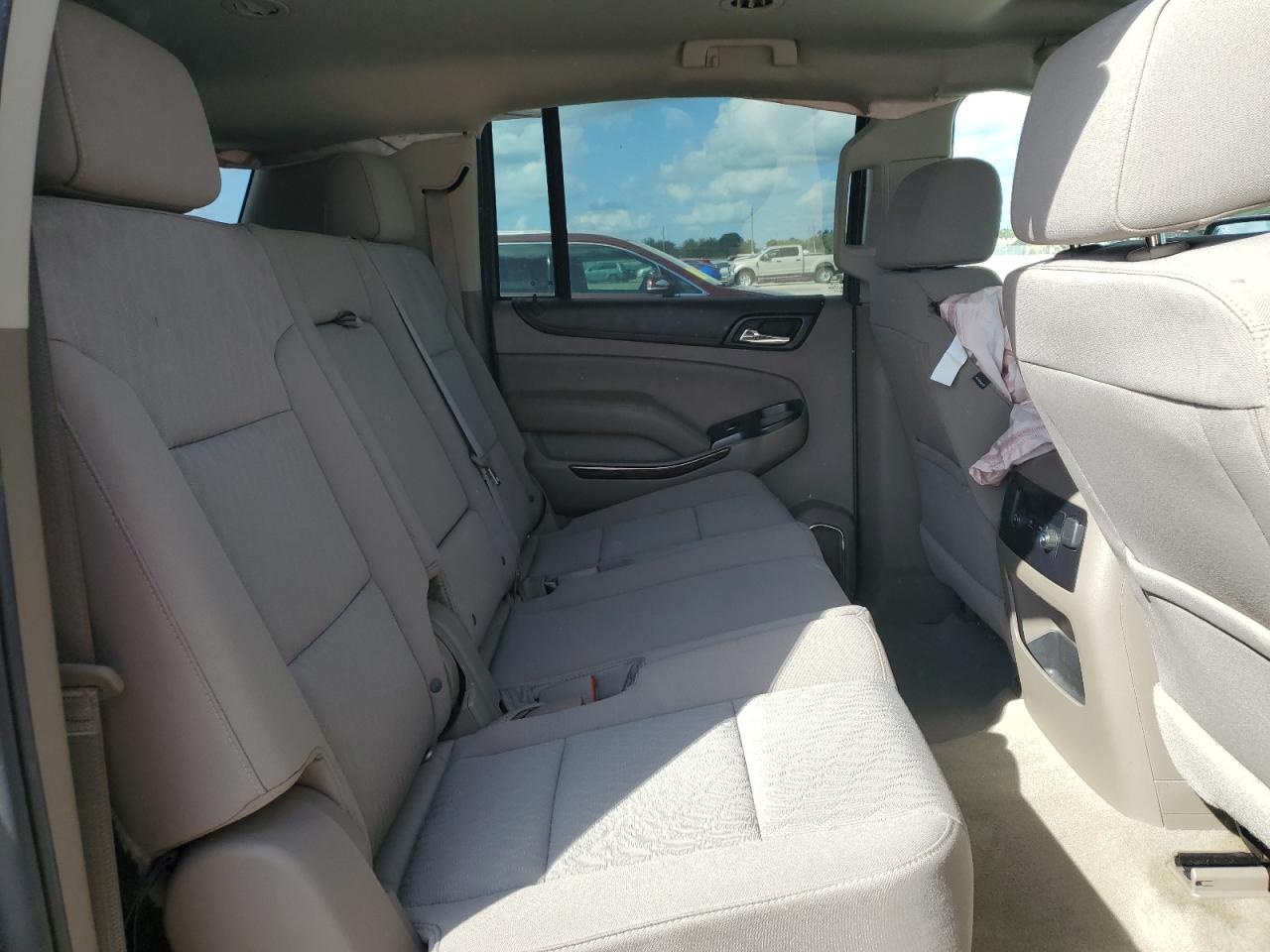 2016 GMC Yukon Xl C1500 Sle VIN: 1GKS1FKC0GR267018 Lot: 90050215