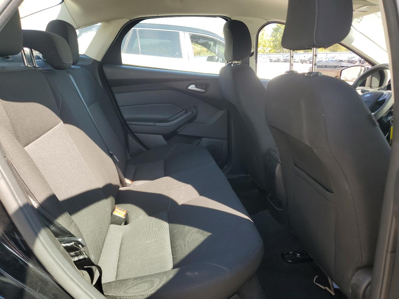 2018 Ford Focus Se VIN: 1FADP3F24JL203194 Lot: 84191985