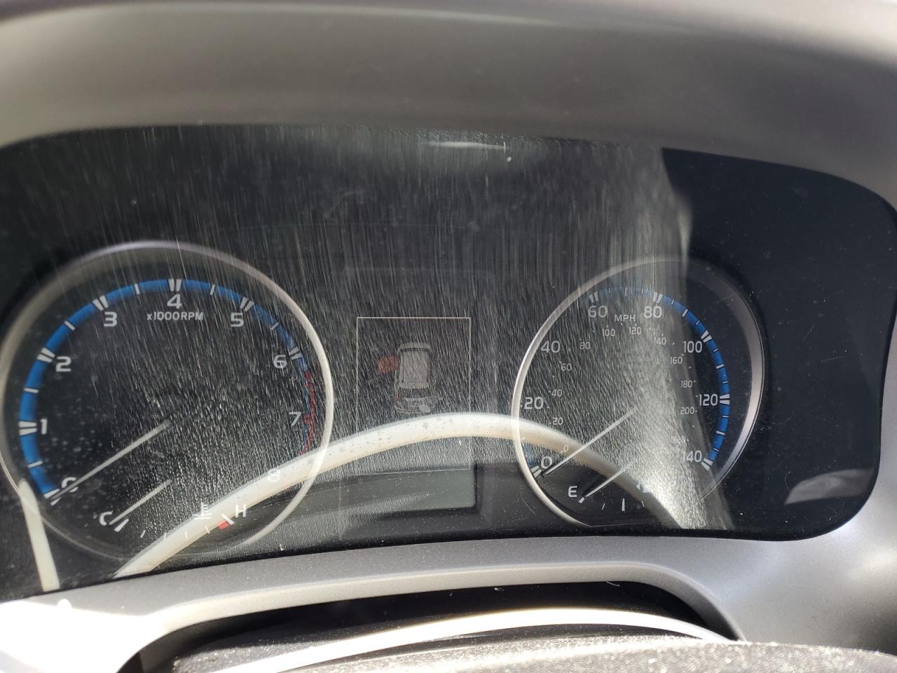 2018 Toyota Rav4 Le VIN: 2T3BFREV5JW855273 Lot: 81986085