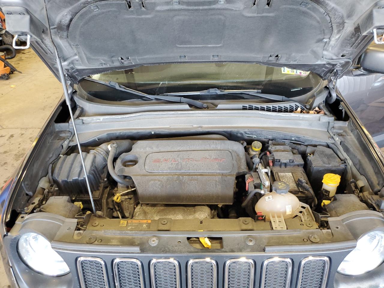 2017 Jeep Renegade Sport VIN: ZACCJBAB8HPG19165 Lot: 85844335