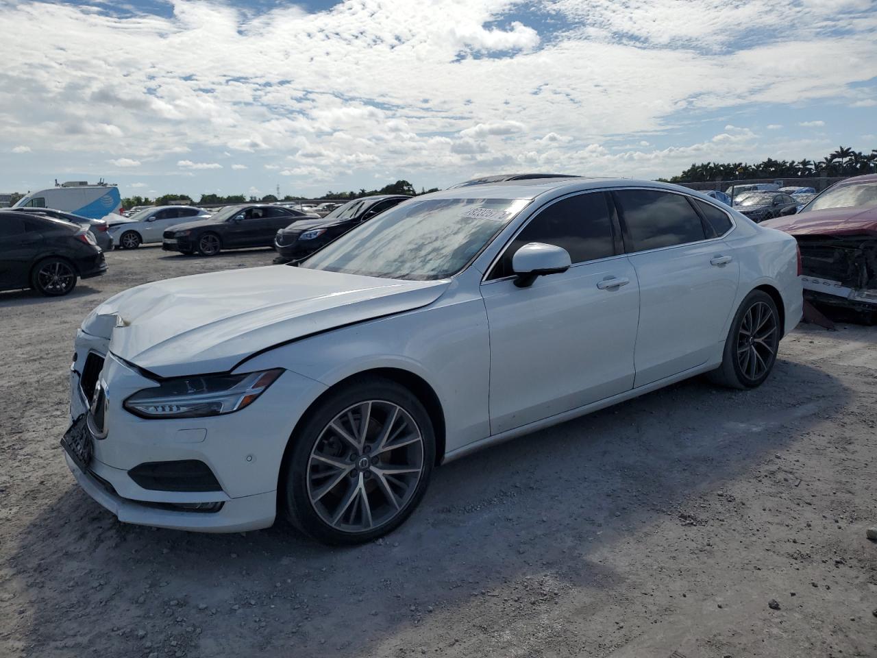 2018 Volvo S90 T5 Momentum