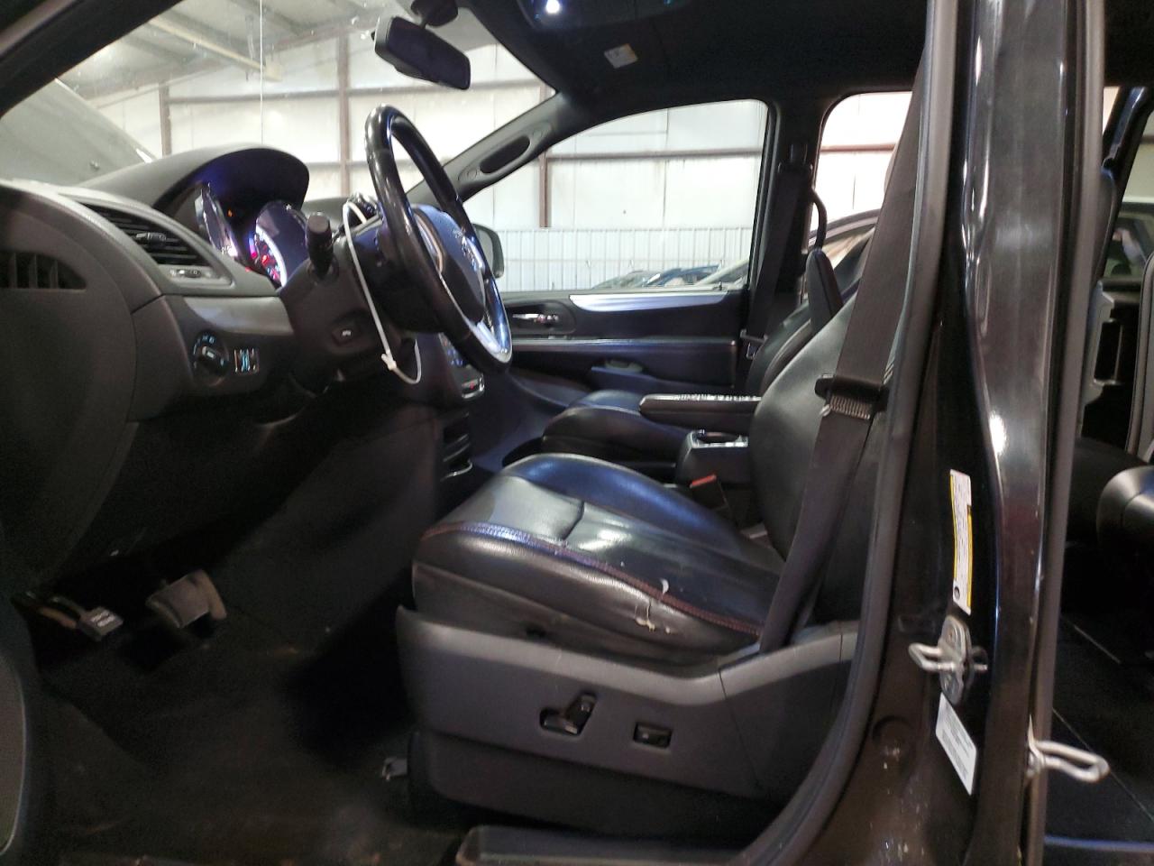 2011 Dodge Grand Caravan R/T VIN: 2D4RN7DG1BR741875 Lot: 81955335