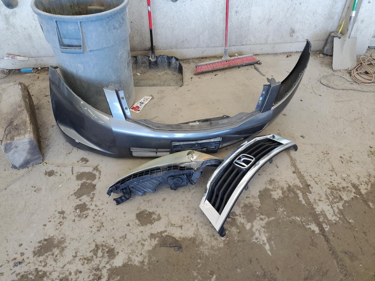 2010 Honda Accord Lxp VIN: 1HGCP2F42AA044917 Lot: 84200815