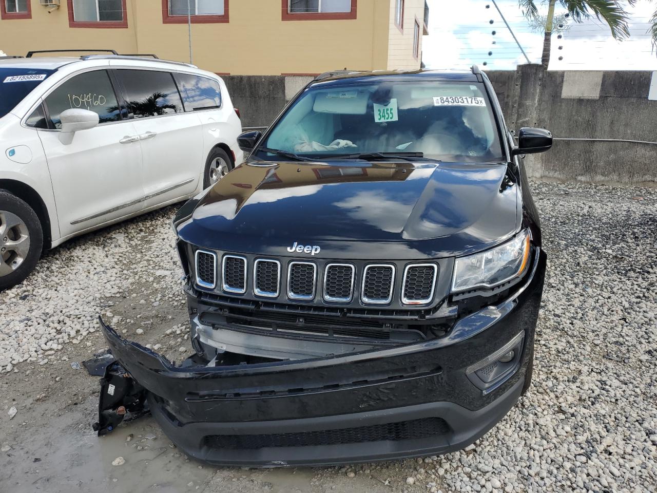 2020 Jeep Compass Latitude VIN: 3C4NJCBB9LT135908 Lot: 84303175