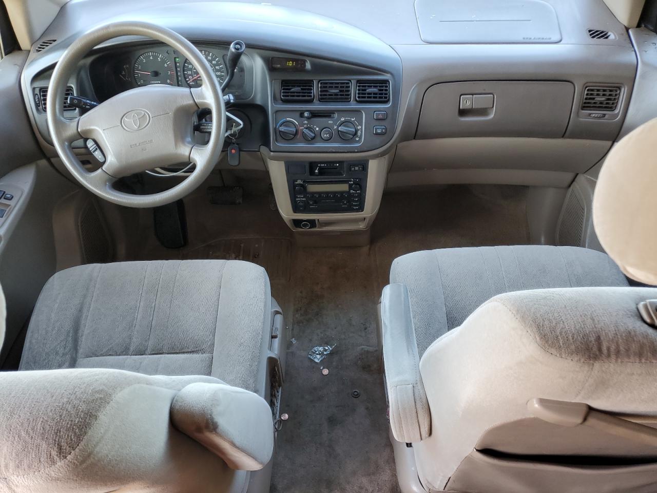 2000 Toyota Sienna Le VIN: 4T3ZF13C2YU180932 Lot: 82527485