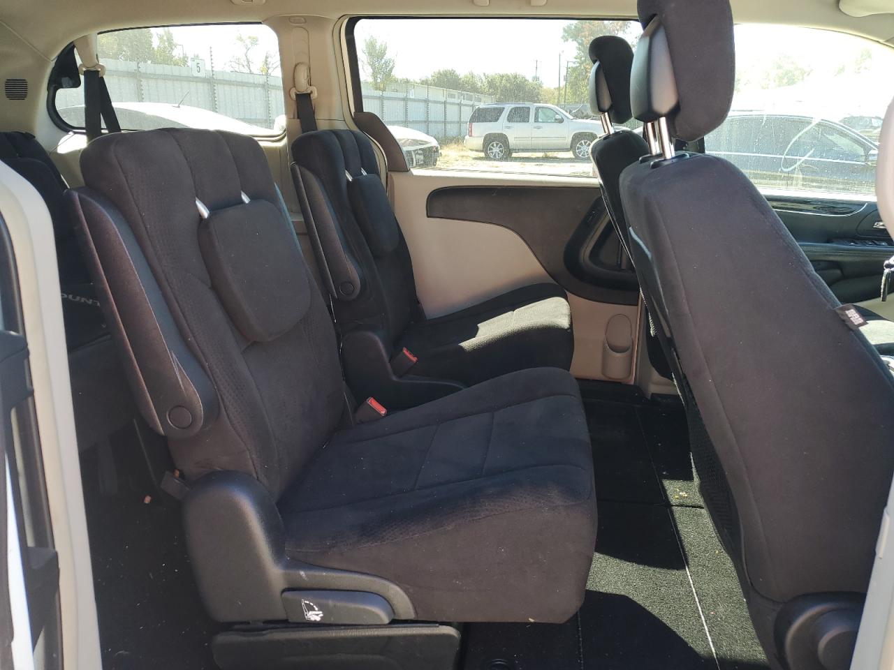 2011 Chrysler Town & Country Touring VIN: 2A4RR5DG2BR698230 Lot: 82600485