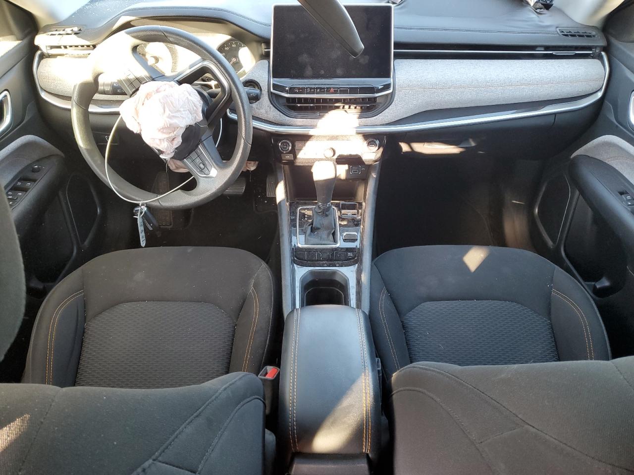 2022 Jeep Compass Sport VIN: 3C4NJDABXNT215003 Lot: 86994075