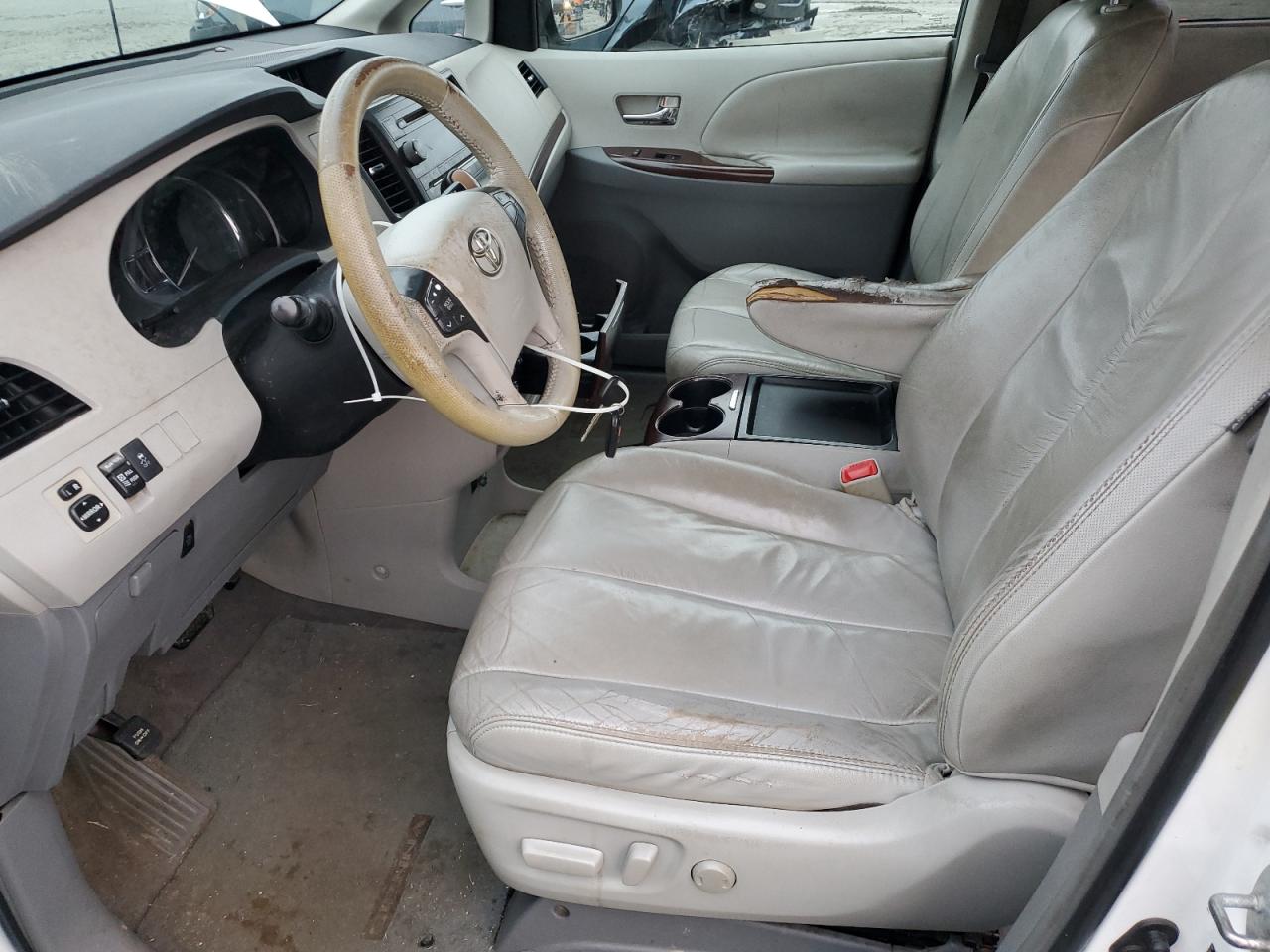 2011 Toyota Sienna Xle VIN: 5TDYK3DC9BS096794 Lot: 90265235