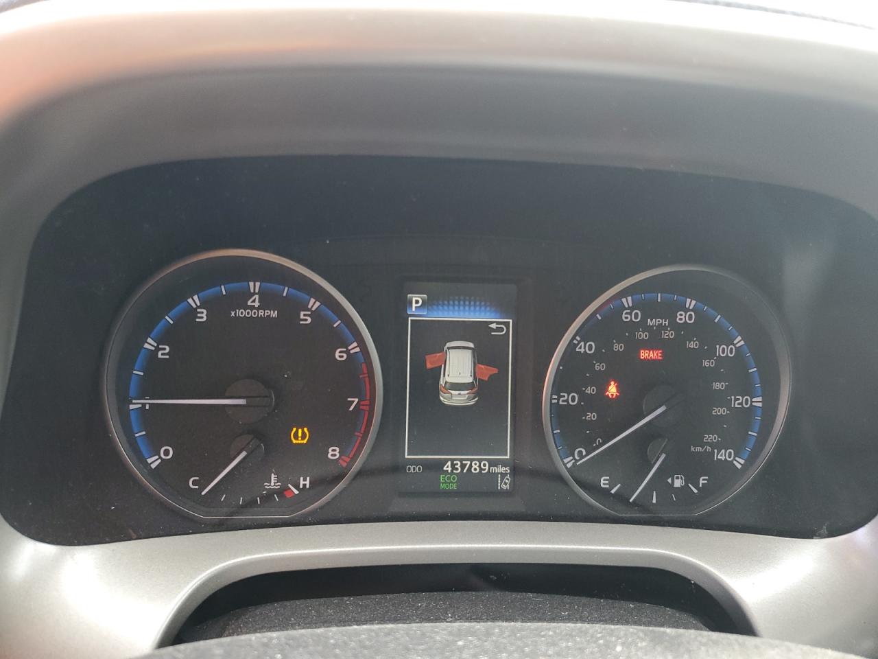 2018 Toyota Rav4 Le VIN: 2T3BFREV7JW845442 Lot: 82320455