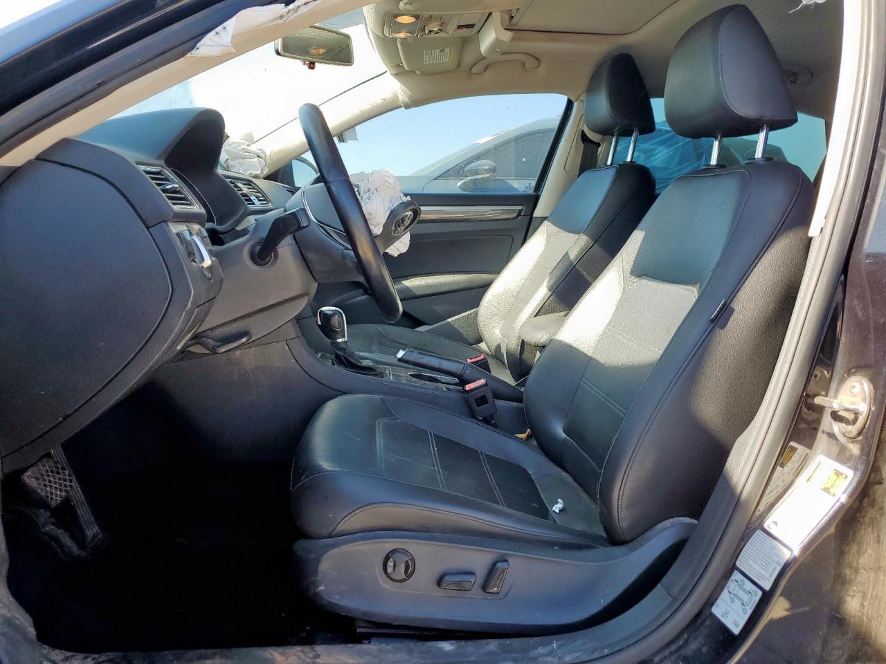 2018 Volkswagen Passat Se VIN: 1VWBA7A36JC012089 Lot: 85920125