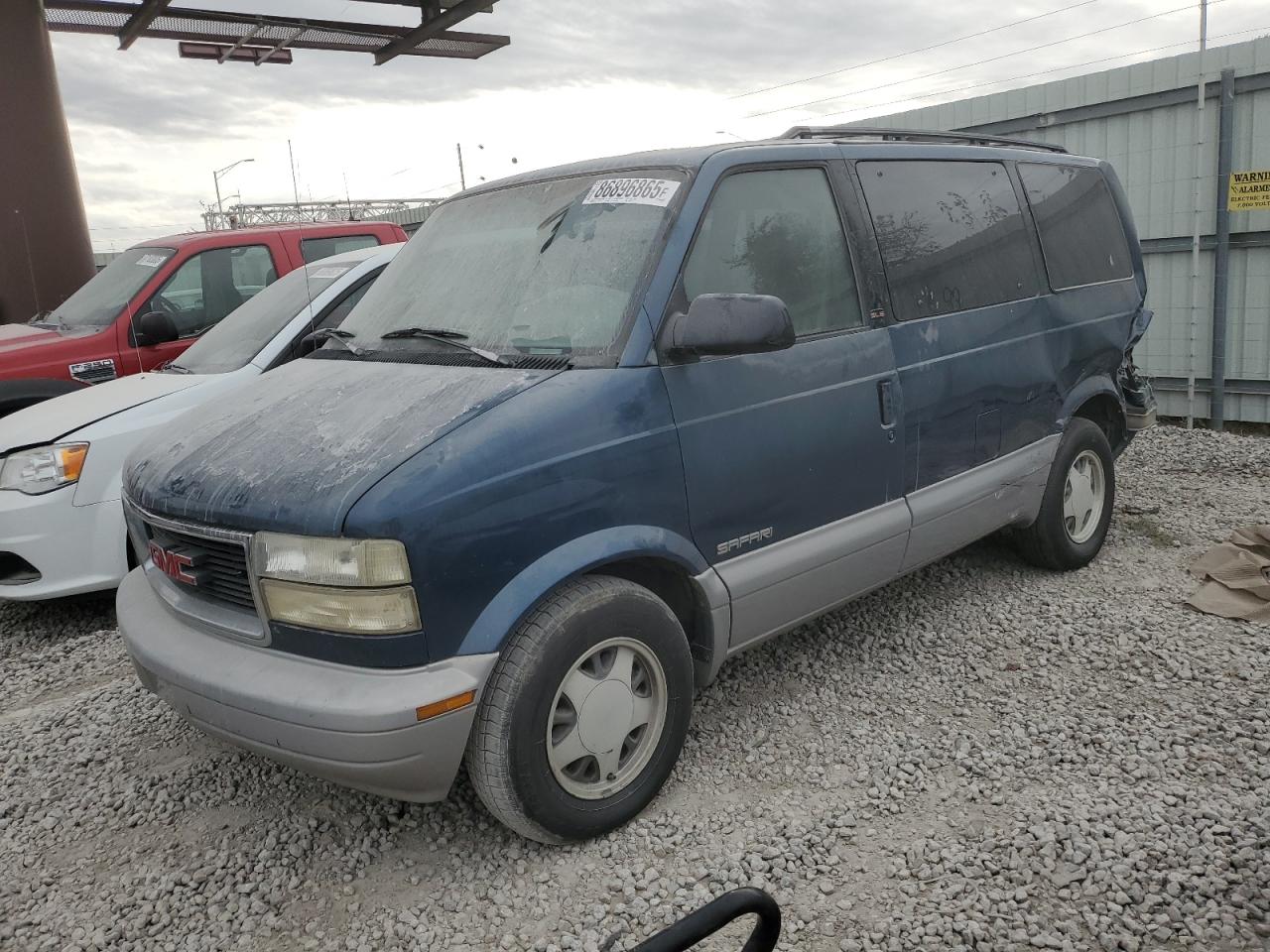 2000 GMC Safari Xt