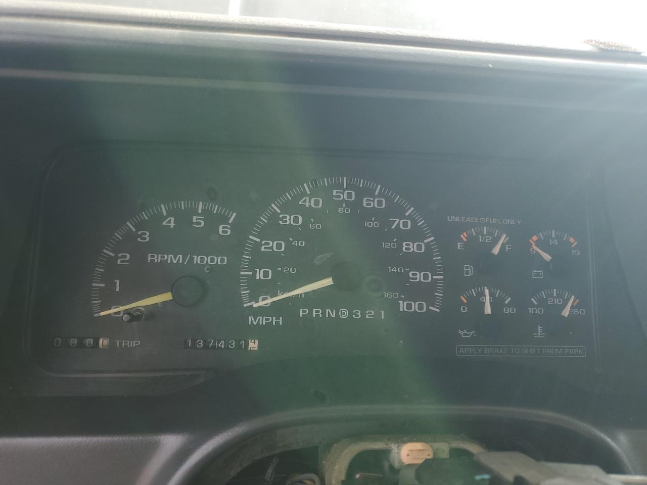 1998 GMC Suburban K1500 VIN: 3GKFK16R2WG513677 Lot: 86166585