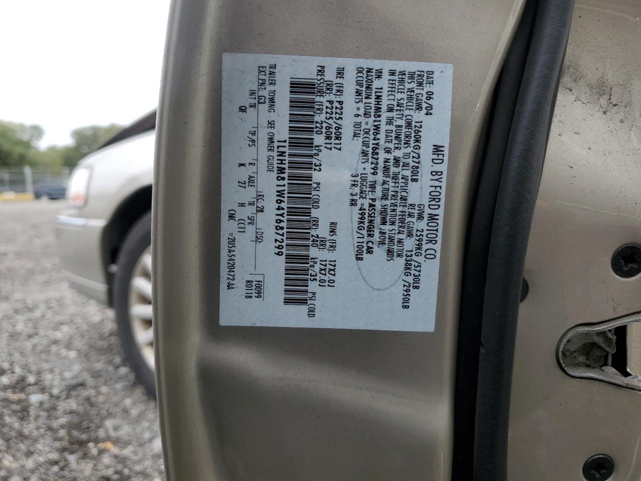 2004 Lincoln Town Car Executive VIN: 1LNHM81W64Y687299 Lot: 84981395