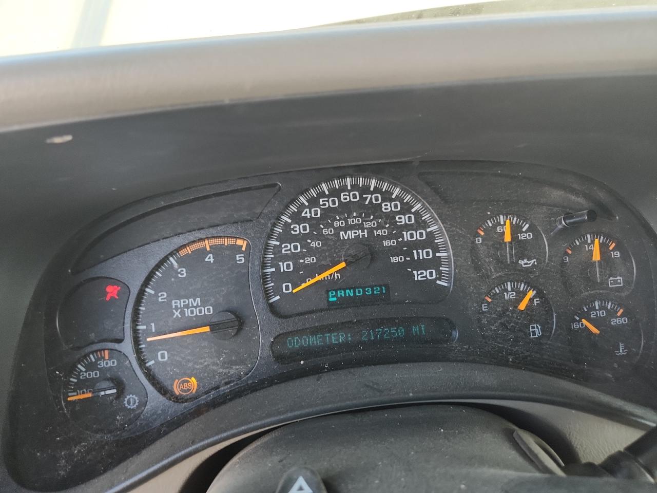 2005 Chevrolet Silverado K2500 Heavy Duty VIN: 1GCHK23245F853415 Lot: 82228315