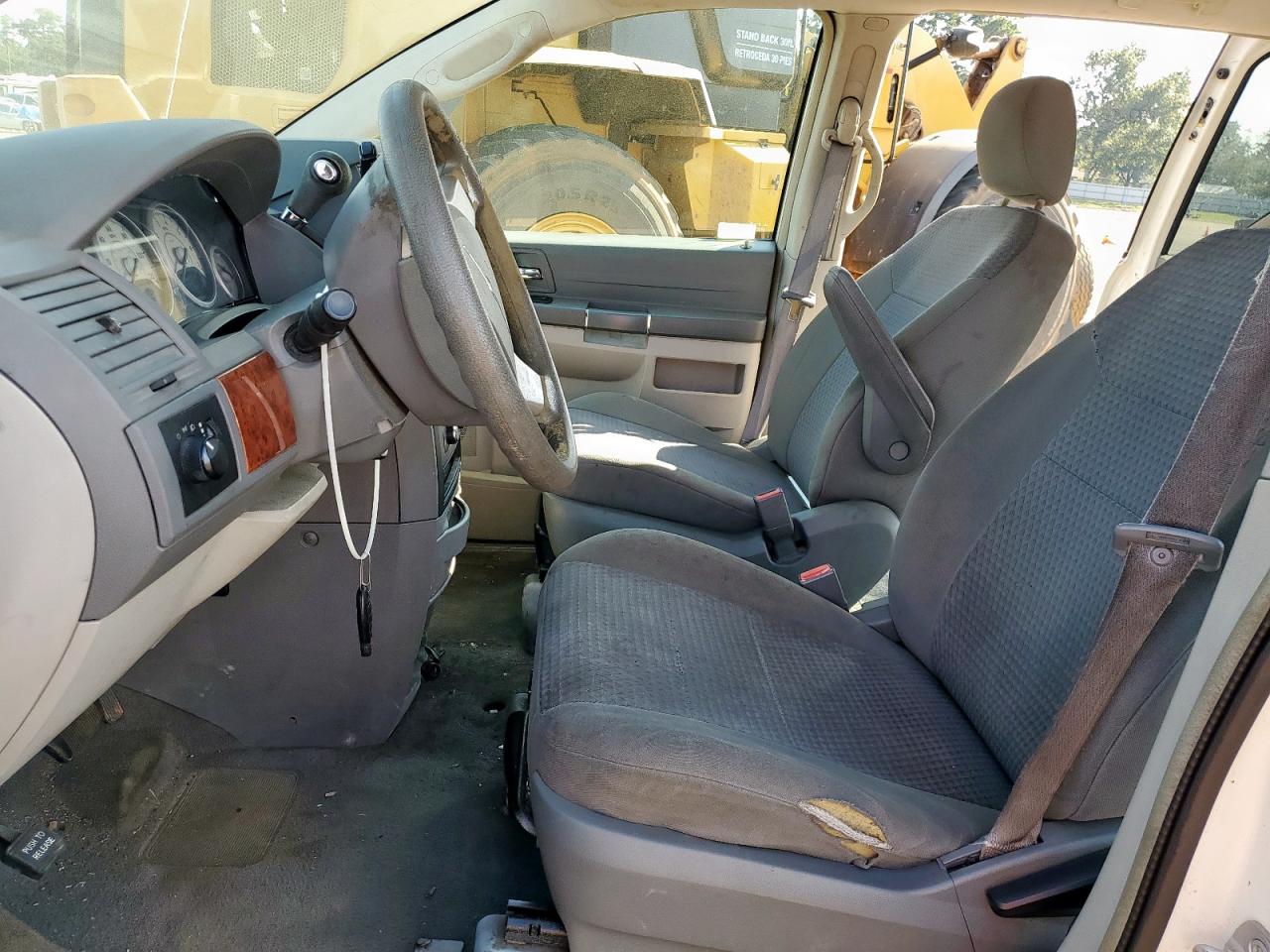 2008 Chrysler Town & Country Lx VIN: 2A8HR44H88R670910 Lot: 85289545