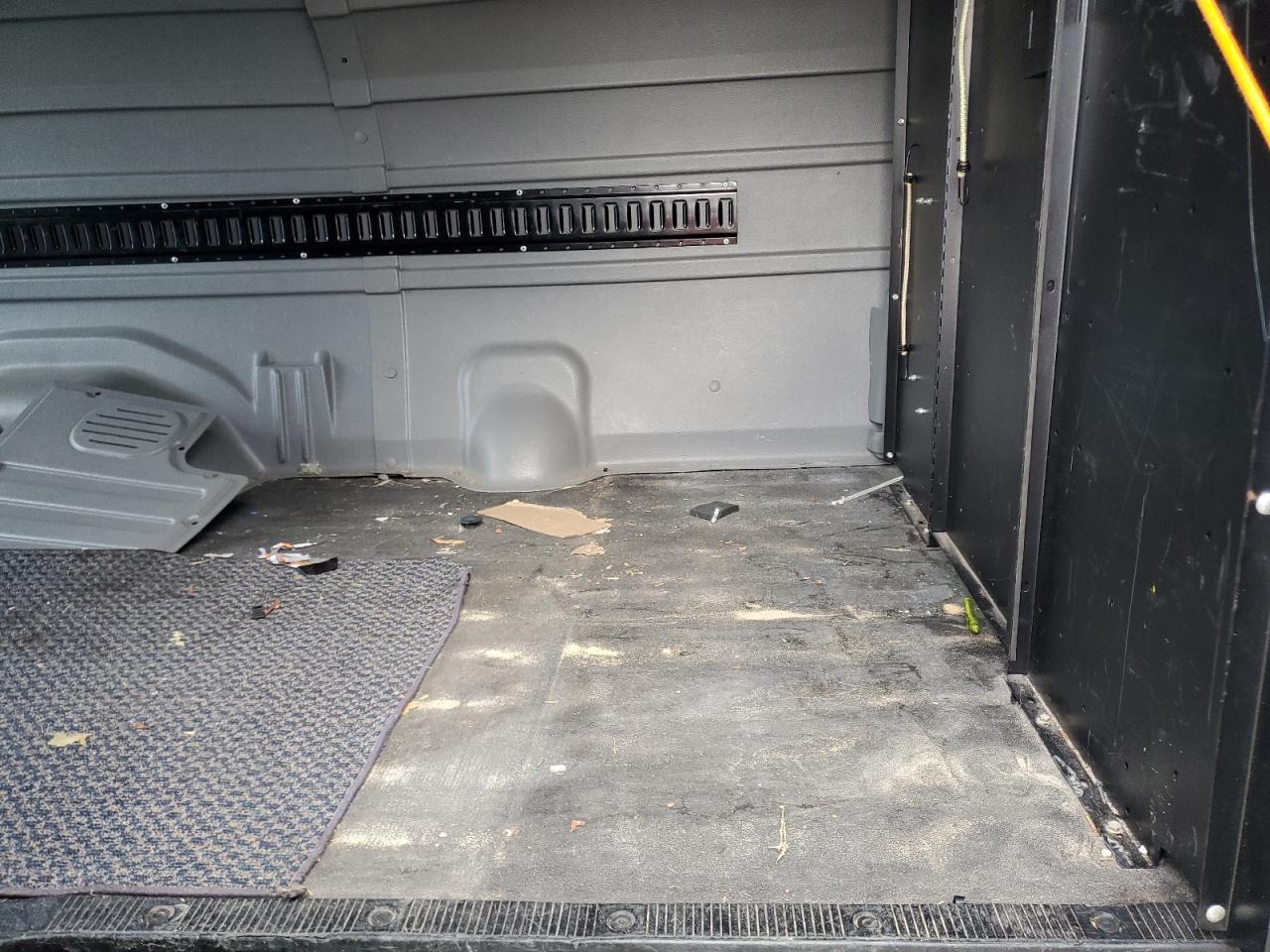 2005 Ford E-250 Delivery Van VIN: 1FTNS24WX5HA80815 Lot: 90370055