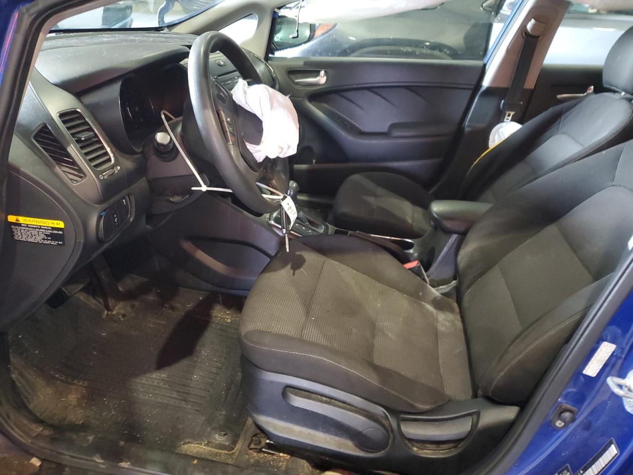 2017 Kia Forte Lx VIN: 3KPFK4A79HE025649 Lot: 84900575