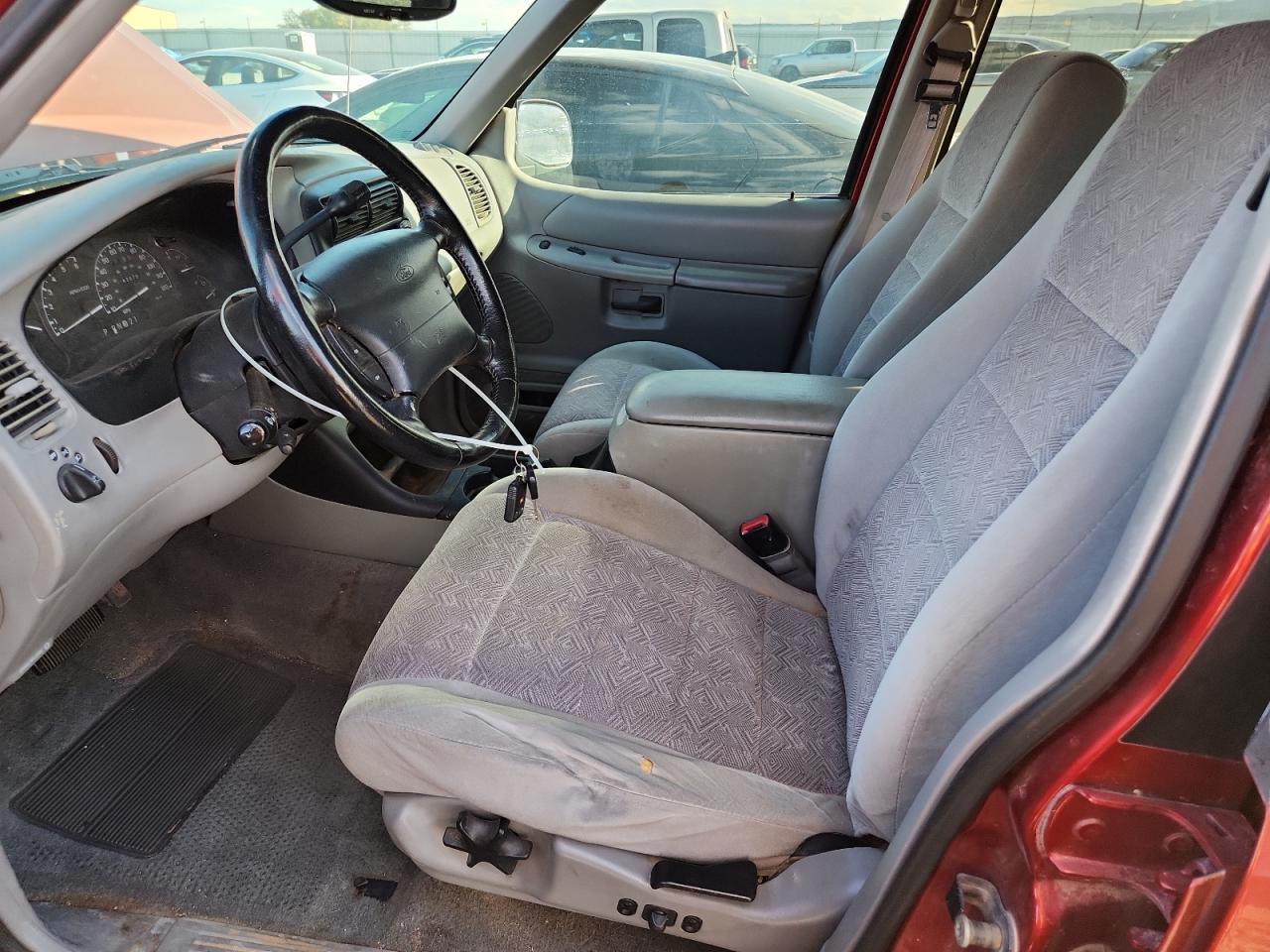 2000 Ford Explorer Xlt VIN: 1FMZU73E0YZB38538 Lot: 84955135