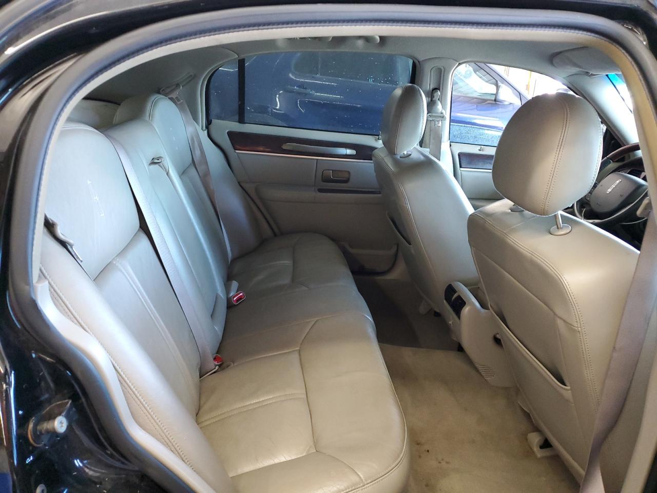 2009 Lincoln Town Car Signature Limited VIN: 2LNHM82V09X625748 Lot: 86120545