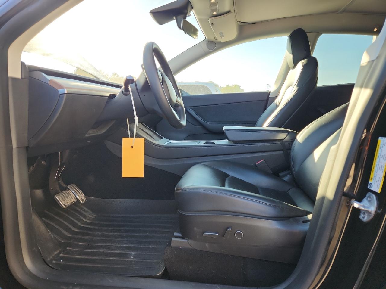 2021 Tesla Model Y VIN: 5YJYGAEE8MF273199 Lot: 82397235