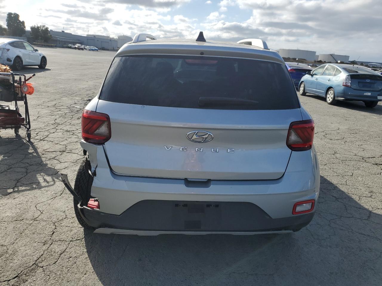 2021 Hyundai Venue Sel VIN: KMHRC8A36MU071798 Lot: 82334765