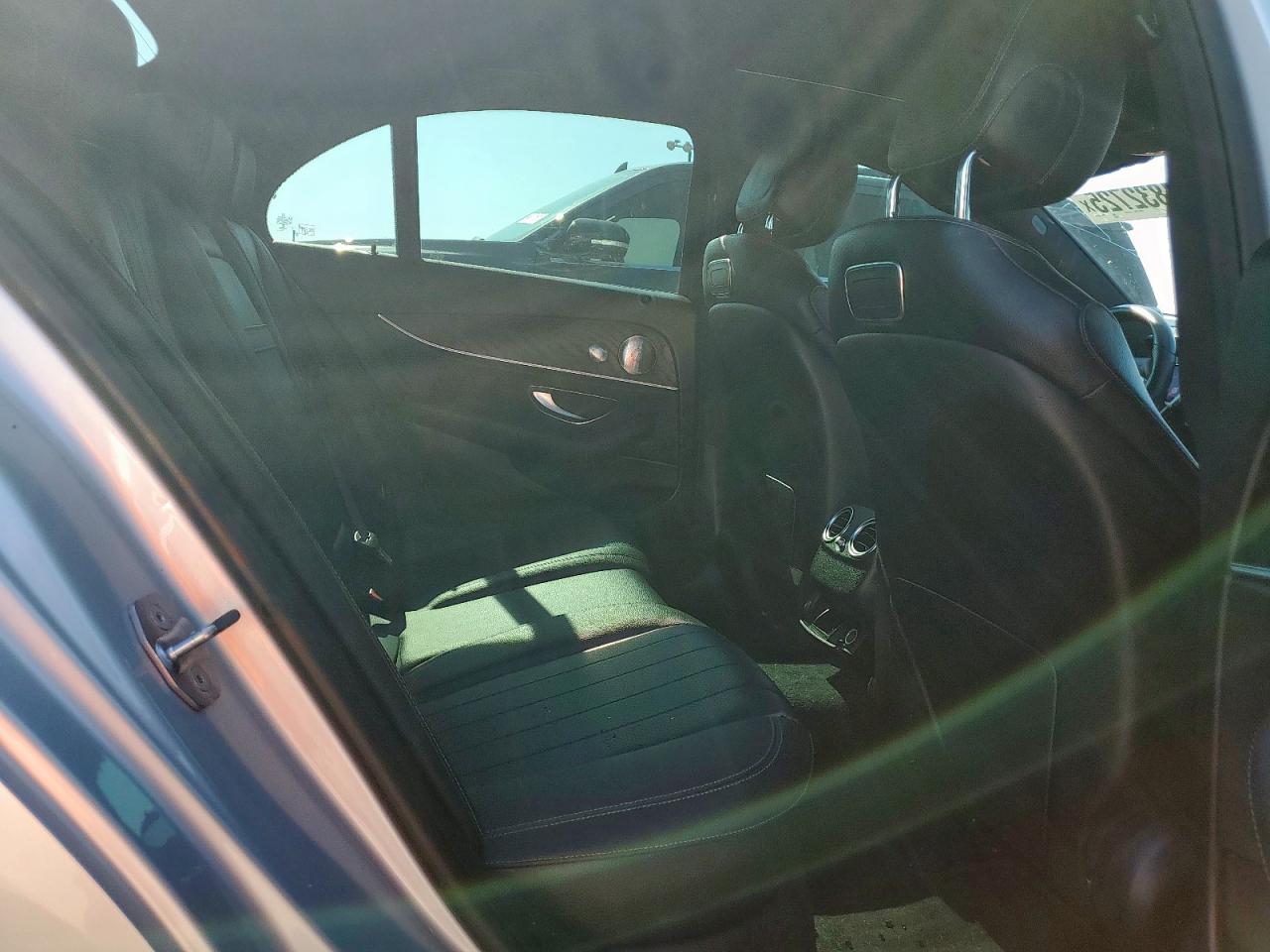 V (W213, S213, C238) V (W213, S213, C238)