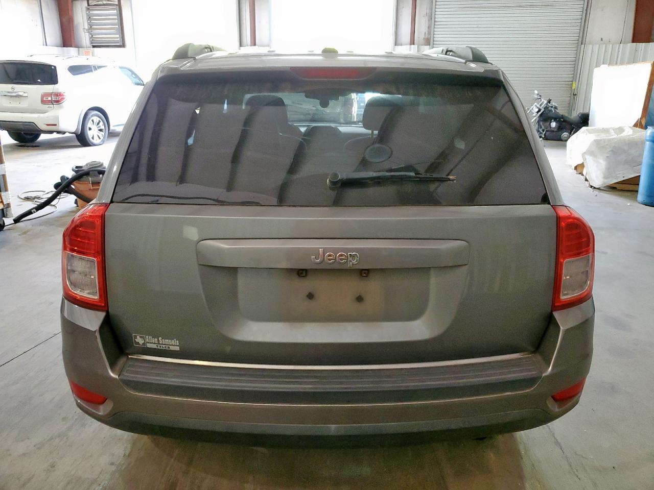 2011 Jeep Compass Sport VIN: 1J4NT1FA2BD272042 Lot: 82259805