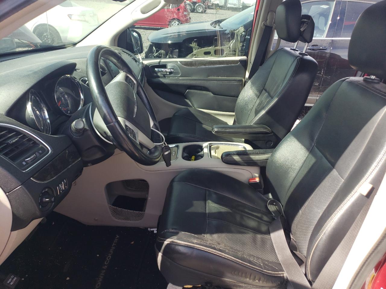 2015 Chrysler Town & Country Touring L VIN: 2C4RC1CG2FR514153 Lot: 82278265