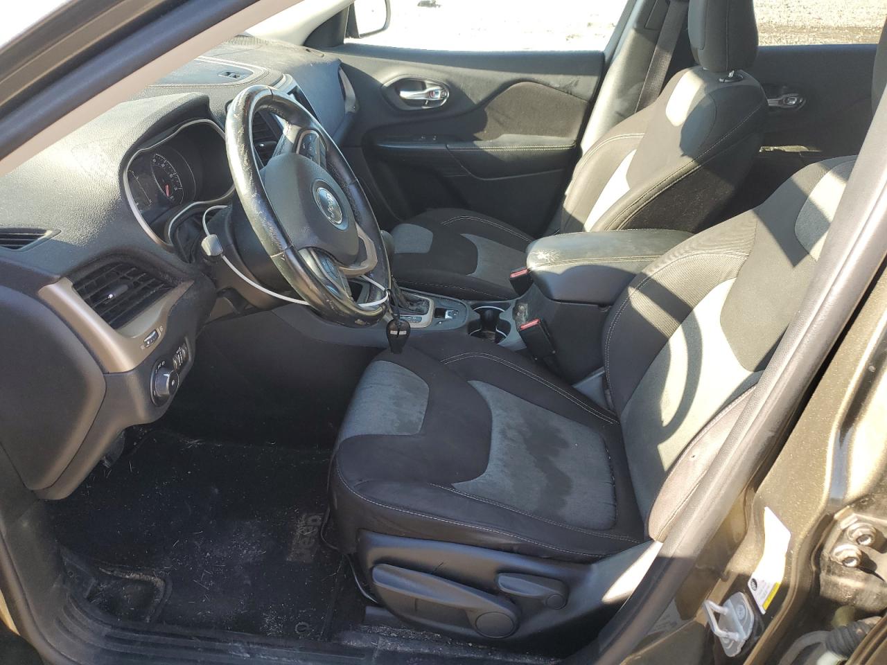 2014 Jeep Cherokee Latitude VIN: 1C4PJMCS8EW223312 Lot: 82536455