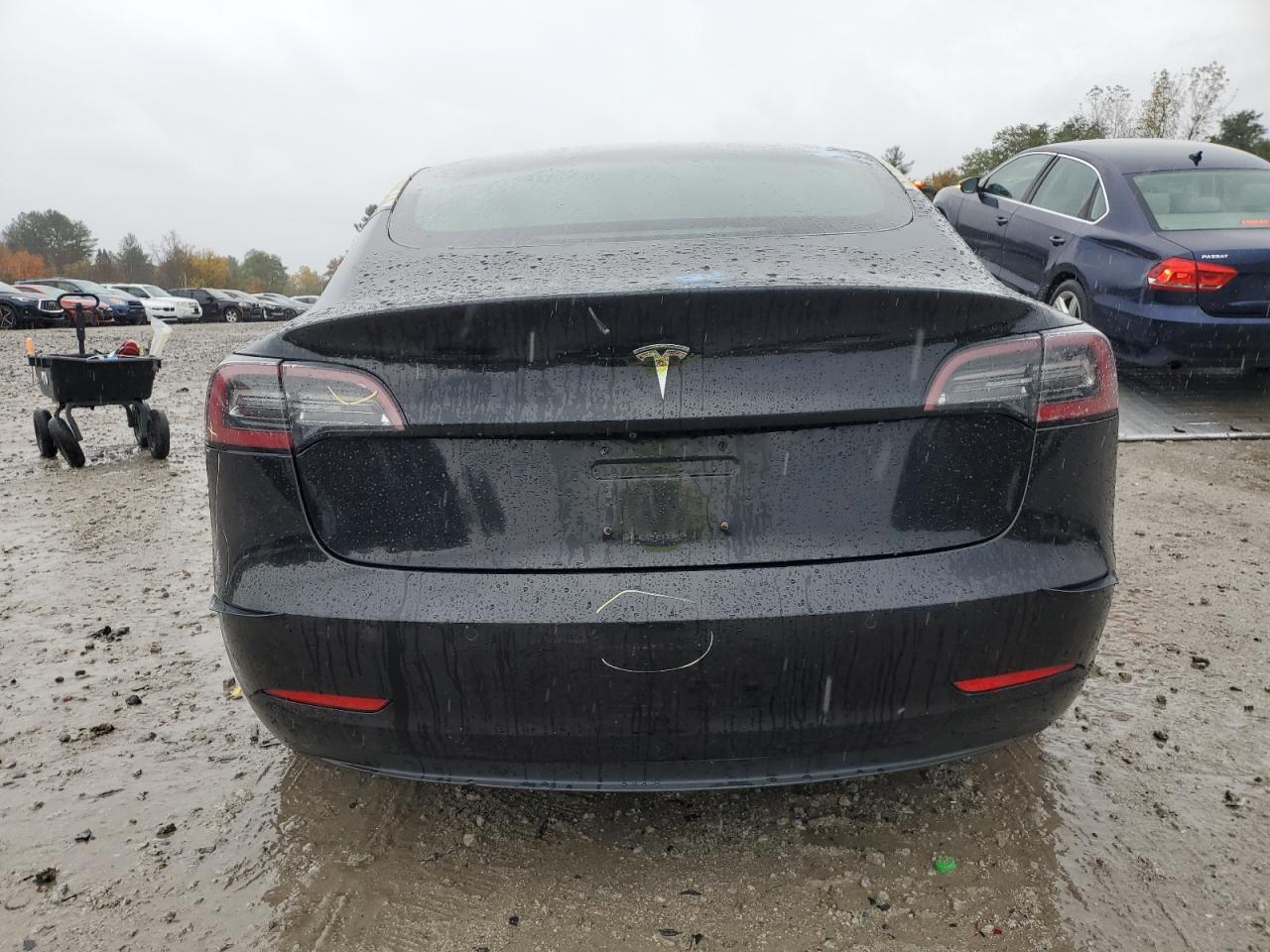 2018 Tesla Model 3 VIN: 5YJ3E1EA8JF089440 Lot: 84900205