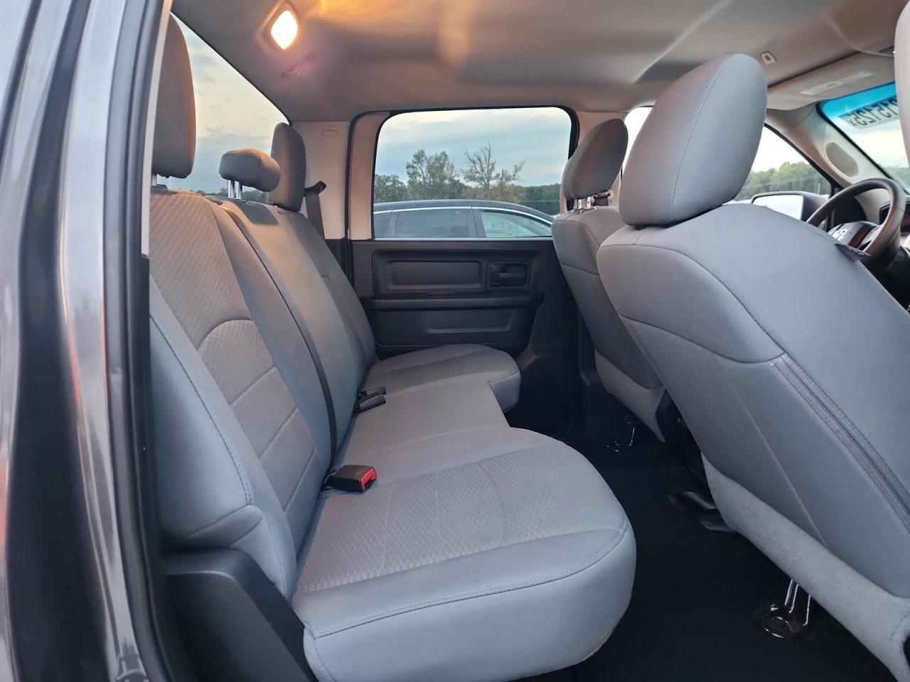 2018 Ram 1500 St VIN: 1C6RR6KGXJS347813 Lot: 82215125