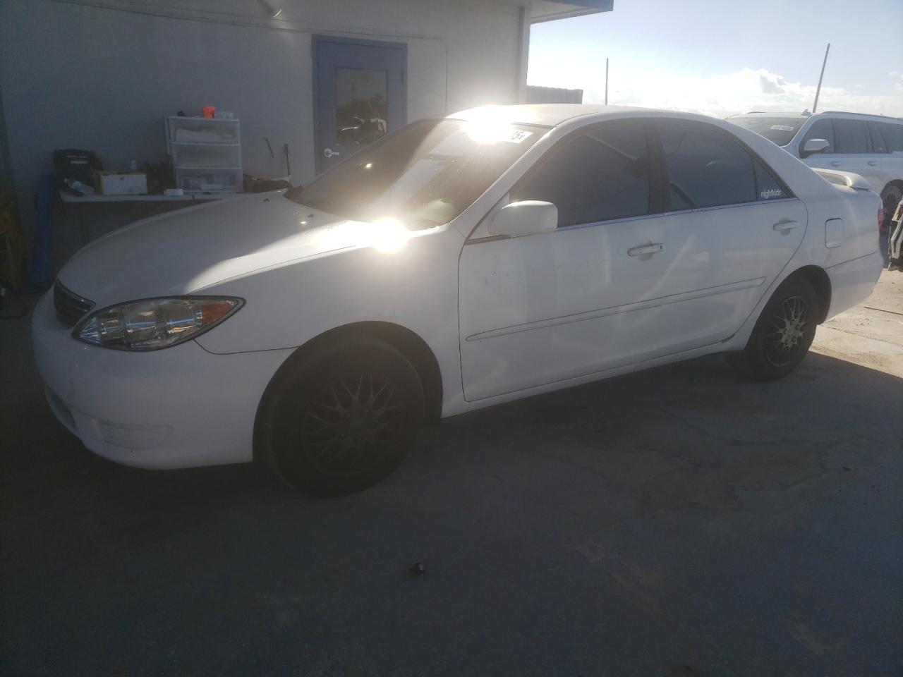2005 Toyota Camry Le