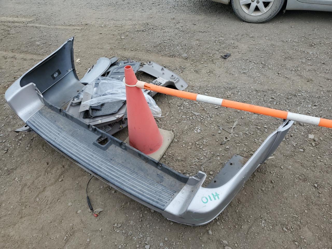 2002 Toyota Sequoia Sr5 VIN: 5TDZT34A62S059640 Lot: 82334955