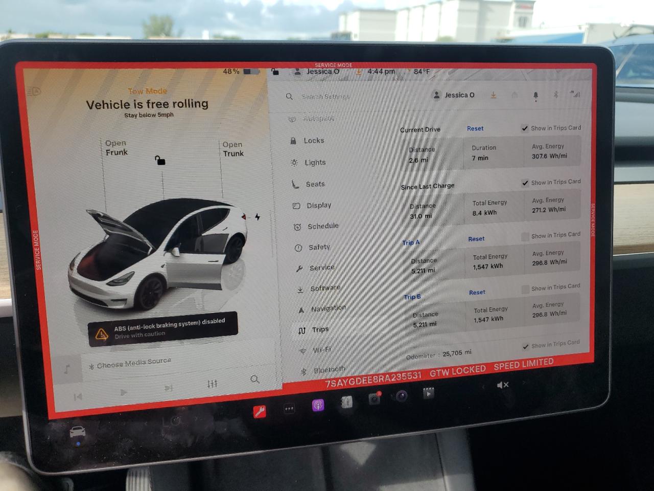 2024 Tesla Model Y VIN: 7SAYGDEE8RA235531 Lot: 84425055