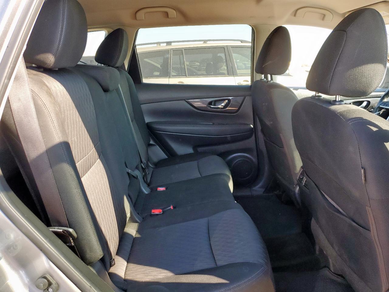 2018 Nissan Rogue S VIN: KNMAT2MTXJP587022 Lot: 84811745